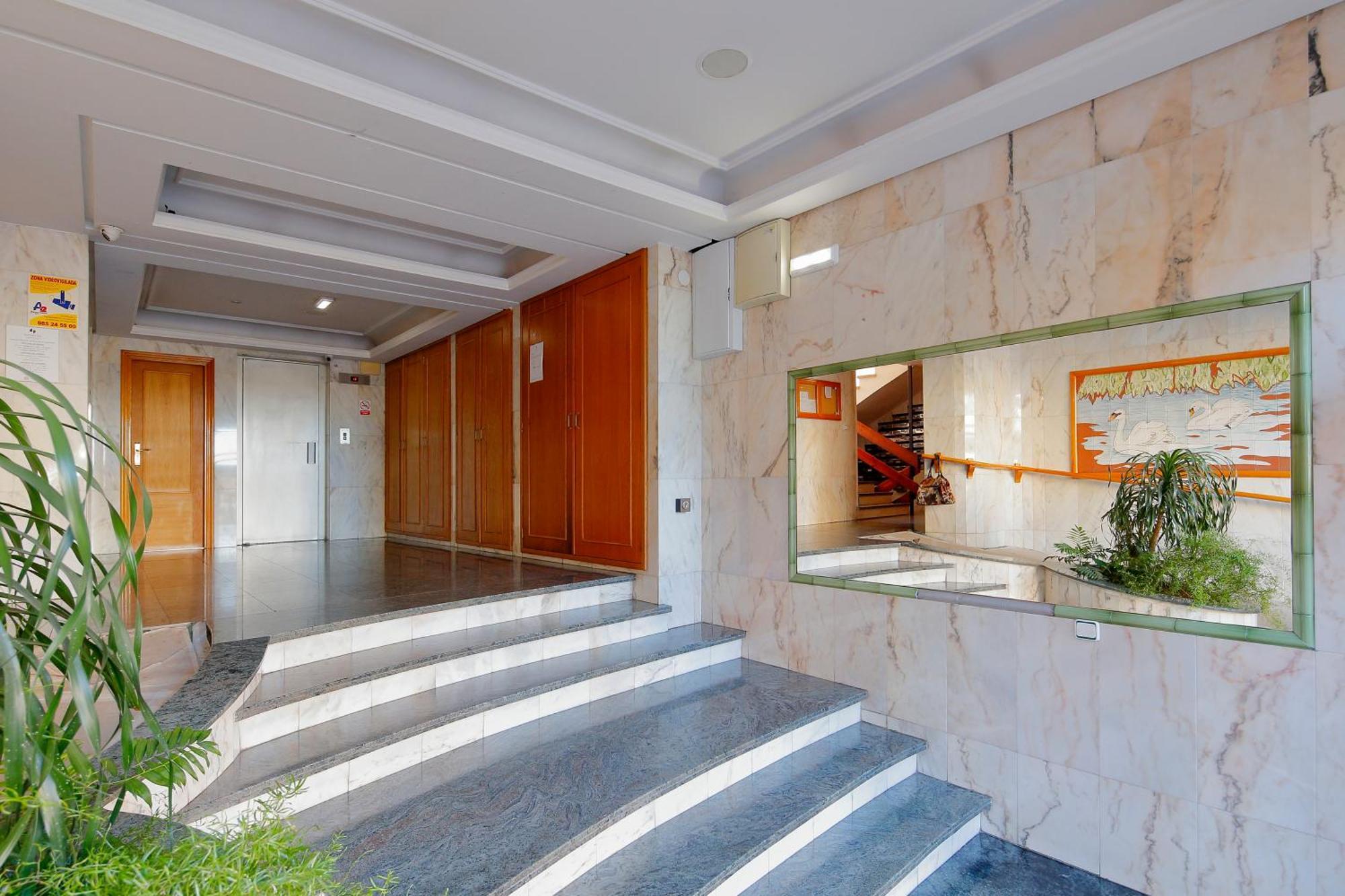 Apartamento Playa de San Lorenzo Gijón Exterior foto